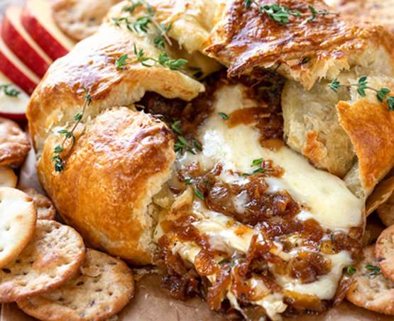 3 Course Menu: Baked Brie –  Beef Wellington – Christmas Spice Cookies
